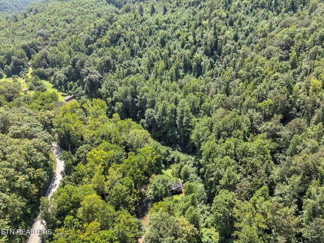 5963 New River Hwy, Briceville, TN 37710