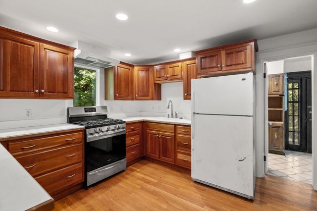 9-11 Hampden Street, Wellesley, MA 02482