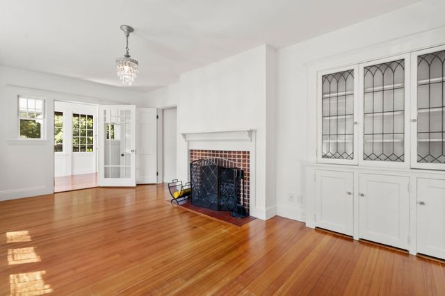 9-11 Hampden Street, Wellesley, MA 02482