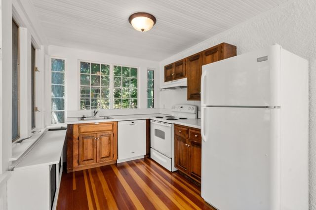 9-11 Hampden Street, Wellesley, MA 02482