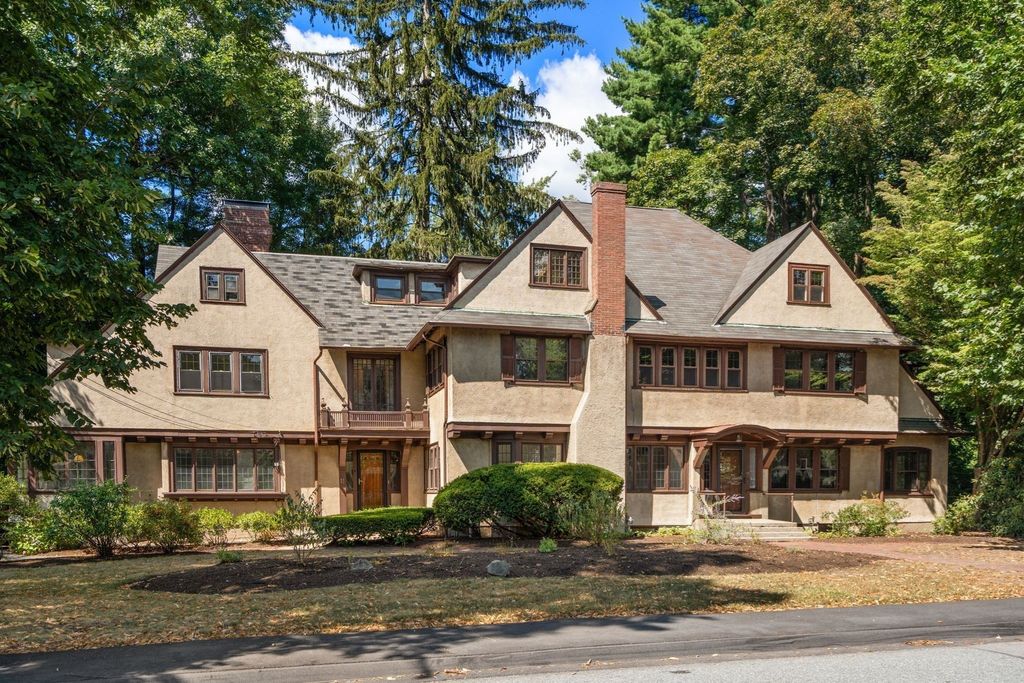 9-11 Hampden Street, Wellesley, MA 02482