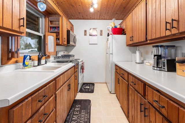 W8733 Niblick Road, Beaver Dam, WI 53916