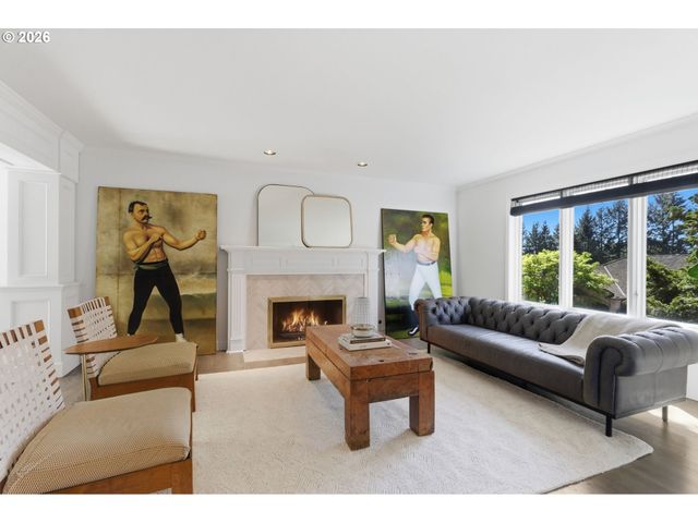 19125 35TH Pl, Lake Oswego, OR 97034