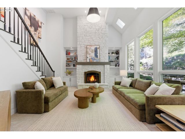 19125 35TH Pl, Lake Oswego, OR 97034