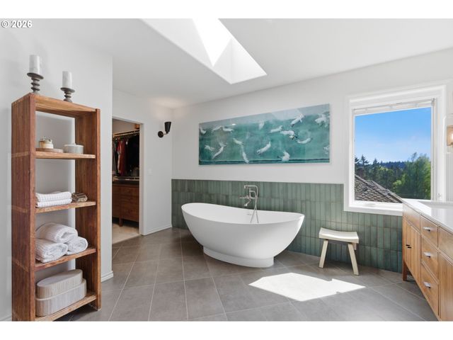 19125 35TH Pl, Lake Oswego, OR 97034