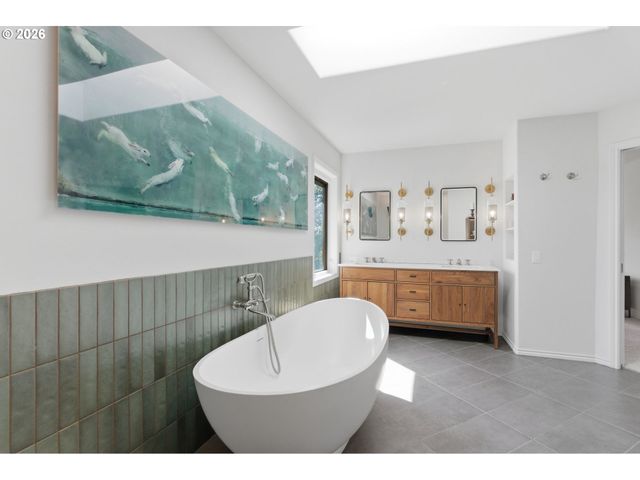 19125 35TH Pl, Lake Oswego, OR 97034