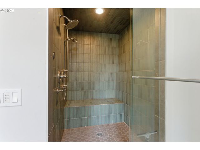 19125 35TH Pl, Lake Oswego, OR 97034