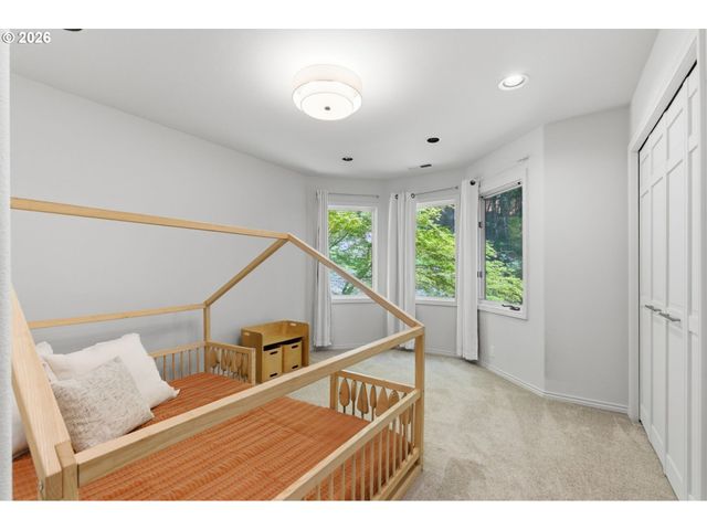 19125 35TH Pl, Lake Oswego, OR 97034