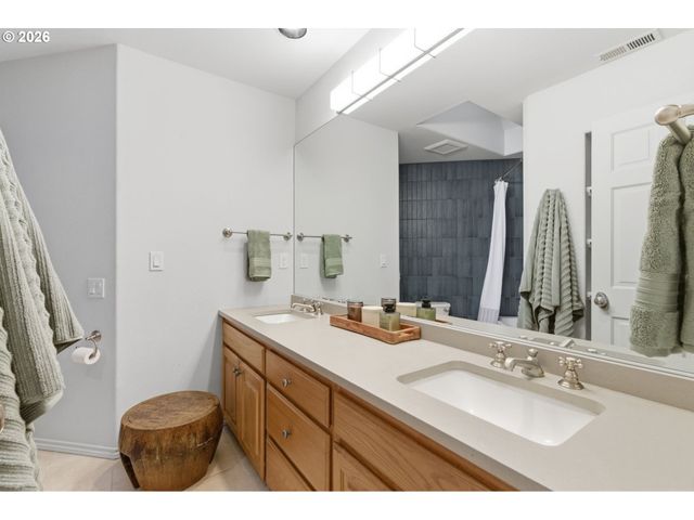 19125 35TH Pl, Lake Oswego, OR 97034