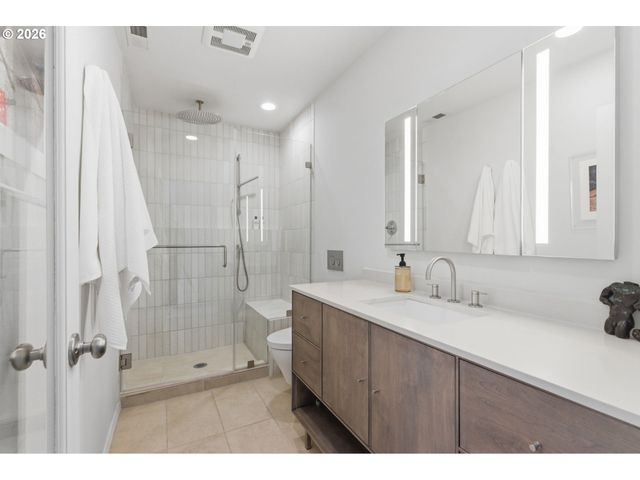 19125 35TH Pl, Lake Oswego, OR 97034