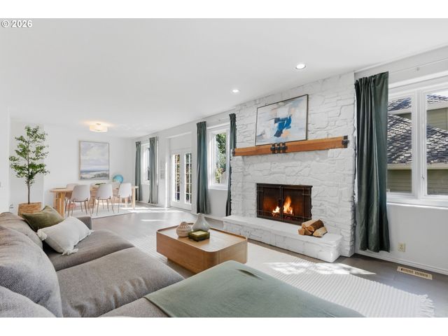 19125 35TH Pl, Lake Oswego, OR 97034