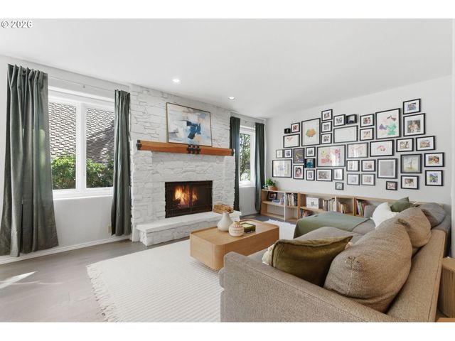 19125 35TH Pl, Lake Oswego, OR 97034