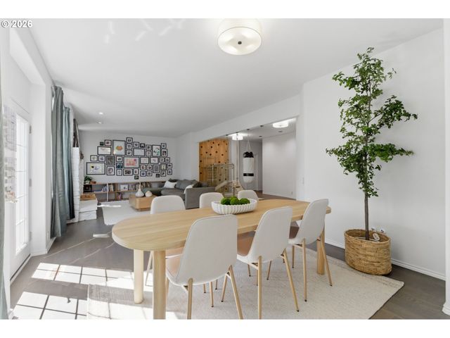 19125 35TH Pl, Lake Oswego, OR 97034