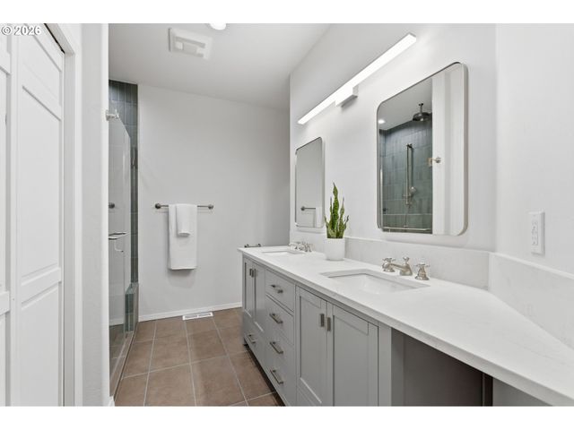 19125 35TH Pl, Lake Oswego, OR 97034