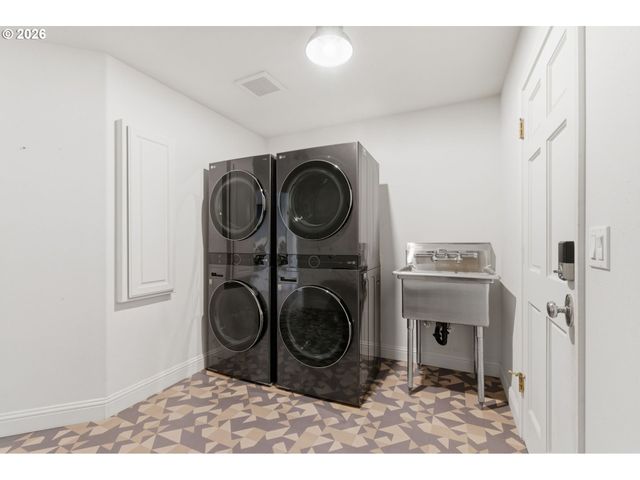 19125 35TH Pl, Lake Oswego, OR 97034