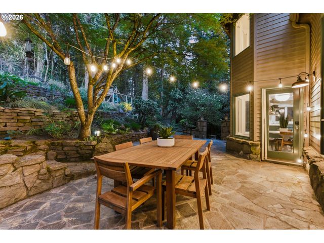 19125 35TH Pl, Lake Oswego, OR 97034