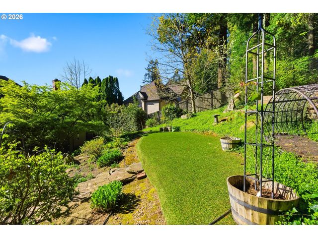 19125 35TH Pl, Lake Oswego, OR 97034