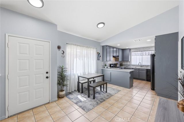 12441 Datewood, Victorville, CA 92395