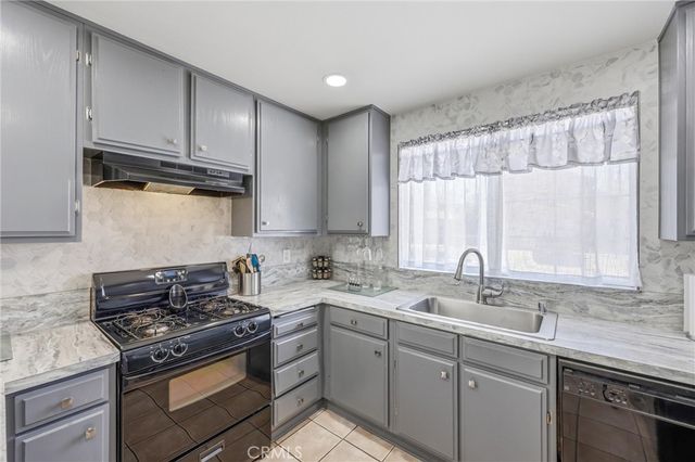 12441 Datewood, Victorville, CA 92395