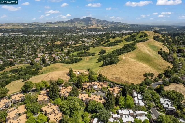 1924 Aspenridge Ct, Walnut Creek, CA 94597