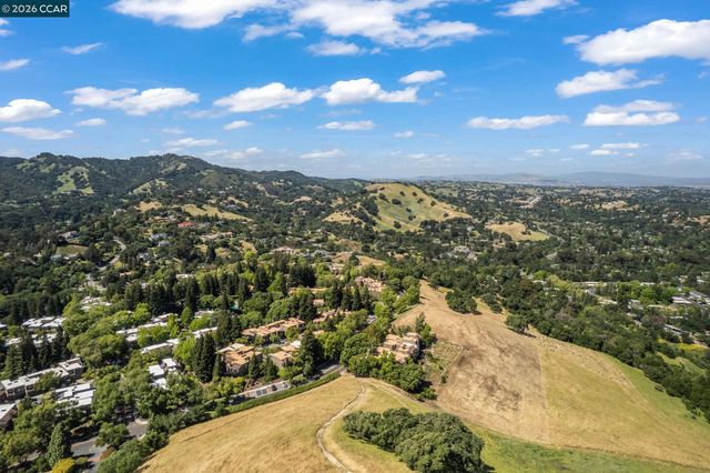 1924 Aspenridge Ct, Walnut Creek, CA 94597