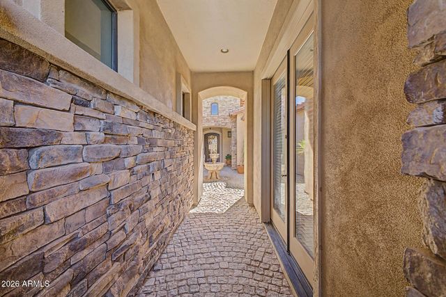 3238 E MOUNTAIN VILLAGE Circle, Phoenix, AZ 85042