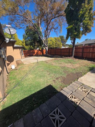 2300 Raymond Ave, Stockton, CA 95203