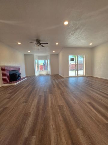 2300 Raymond Ave, Stockton, CA 95203