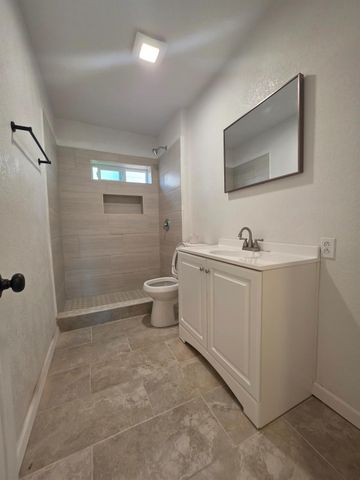 2300 Raymond Ave, Stockton, CA 95203