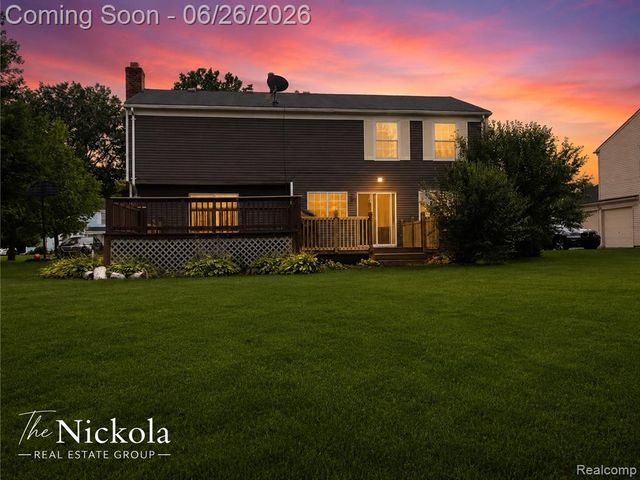 1855 Fleetwood Drive, Troy, MI 48098