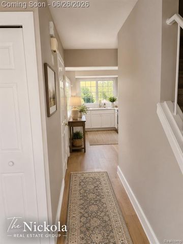 1855 Fleetwood Drive, Troy, MI 48098