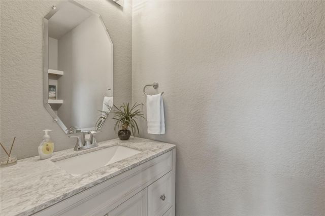 106 Franke, Kyle, TX 78640