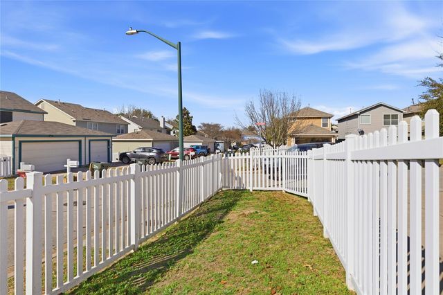 106 Franke, Kyle, TX 78640