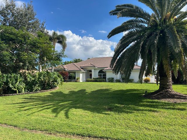 4898 SW Lake Grove Circle, Palm City, FL 34990