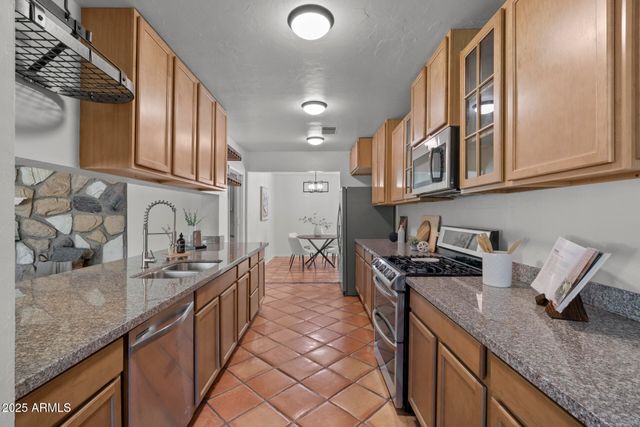 1825 E MEDLOCK Drive, Phoenix, AZ 85016