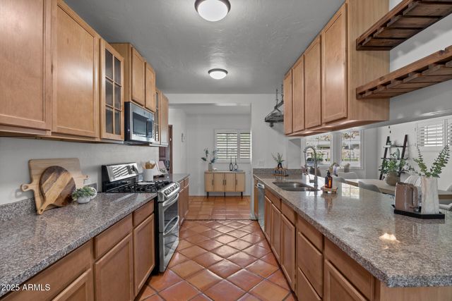 1825 E MEDLOCK Drive, Phoenix, AZ 85016