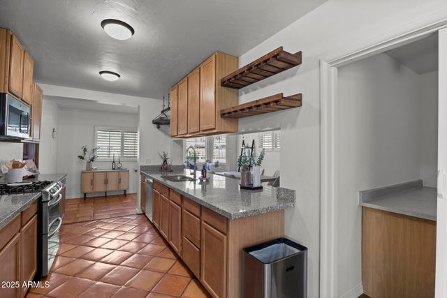 1825 E MEDLOCK Drive, Phoenix, AZ 85016