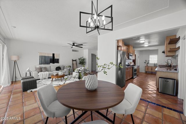 1825 E MEDLOCK Drive, Phoenix, AZ 85016