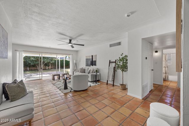 1825 E MEDLOCK Drive, Phoenix, AZ 85016