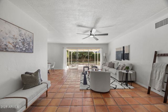 1825 E MEDLOCK Drive, Phoenix, AZ 85016