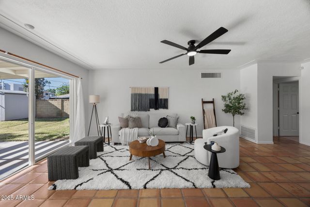 1825 E MEDLOCK Drive, Phoenix, AZ 85016