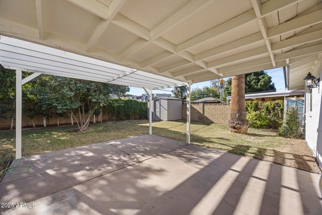 1825 E MEDLOCK Drive, Phoenix, AZ 85016