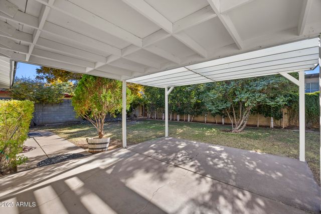 1825 E MEDLOCK Drive, Phoenix, AZ 85016