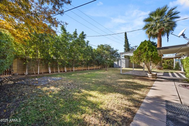 1825 E MEDLOCK Drive, Phoenix, AZ 85016