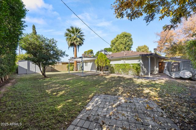 1825 E MEDLOCK Drive, Phoenix, AZ 85016