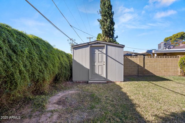 1825 E MEDLOCK Drive, Phoenix, AZ 85016