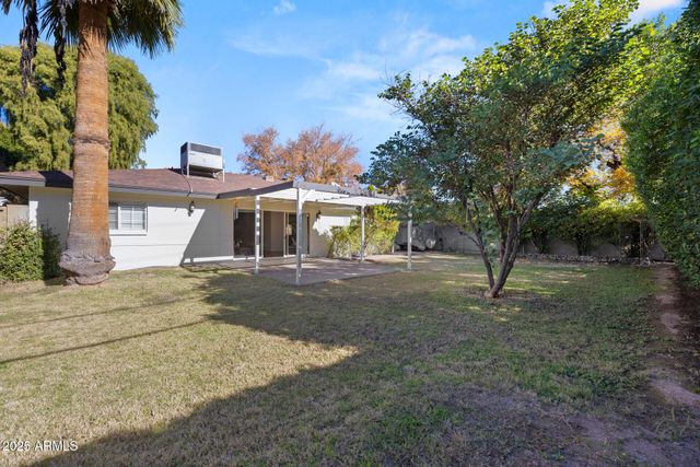 1825 E MEDLOCK Drive, Phoenix, AZ 85016