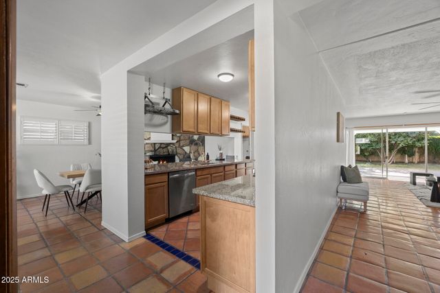 1825 E MEDLOCK Drive, Phoenix, AZ 85016