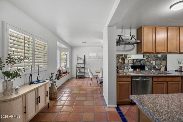 1825 E MEDLOCK Drive, Phoenix, AZ 85016