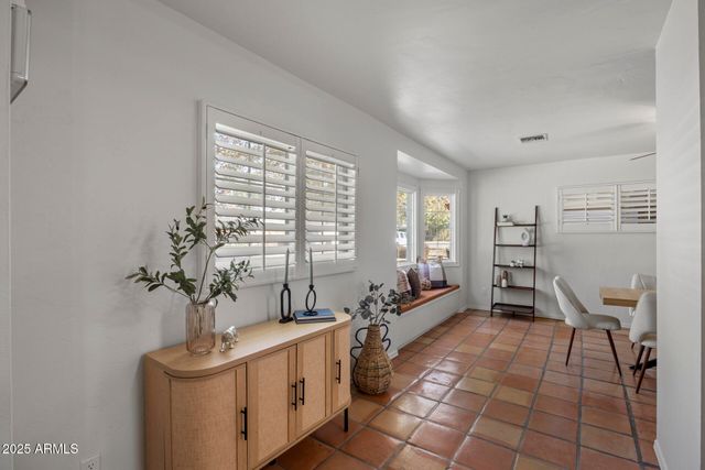 1825 E MEDLOCK Drive, Phoenix, AZ 85016